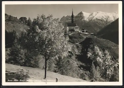 AK Val Sinestra, Ortspartie mit Kirche, Auto Post-Route Schuls-Tarasp