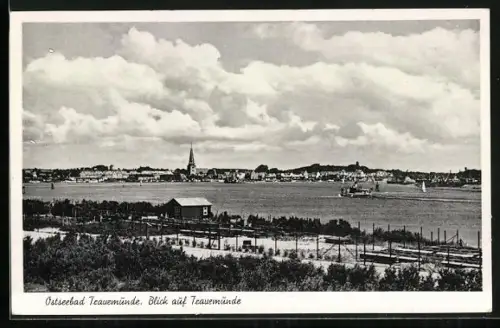 AK Travemünde, Gesamtansicht mit Dampfer