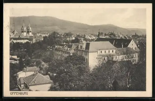 AK Offenburg, Stadtansicht mit Kirche und umliegenden Gebäuden