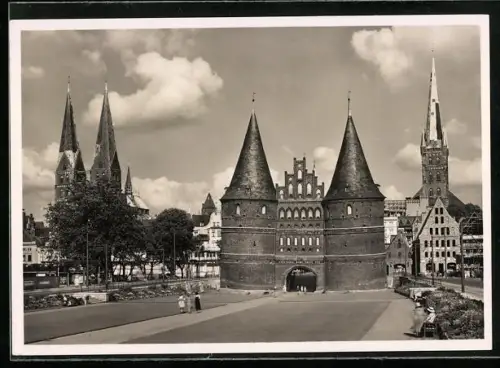 AK Lübeck, Marienkirche, Holstentor, St. Petrikirche