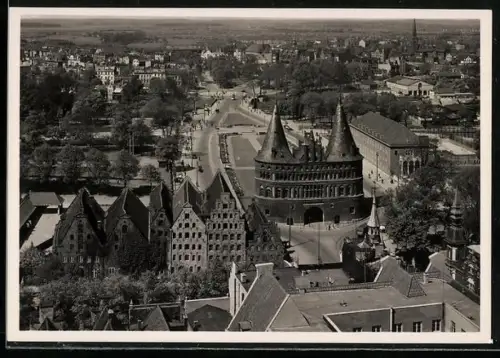 AK Lübeck, Holstentor, Salzspeicher, Blick vom Petrikirchturm