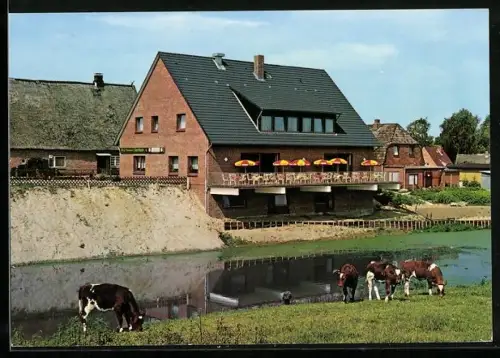 AK Oelixdorf, Hotel Auerhahn Café Restaurant v. Klaus Dörfert, Horststrasse, Kühe am Teich