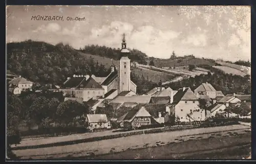 AK Münzbach /Ob.-Oest., Ortsansicht mit Kirche
