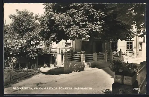 AK Bad Kreuzen, Gastgarten im Gasthof Schiefer