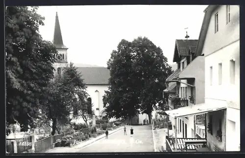 AK Julbach im Mühlkreis, Strassenpartie mit Kirche