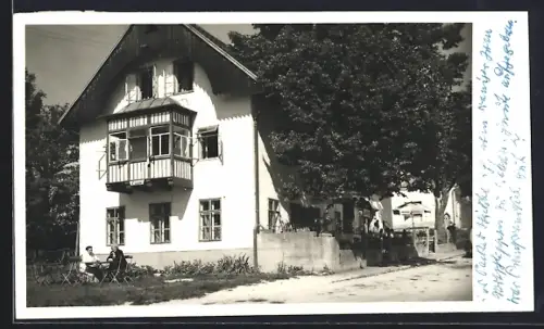 Foto-AK Kirchschlag bei Linz, Gasthaus mit Besuchern