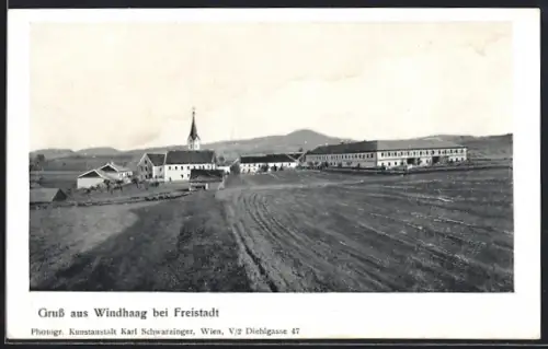 AK Windhaag bei Freistadt, Ortspartie mit Kirche