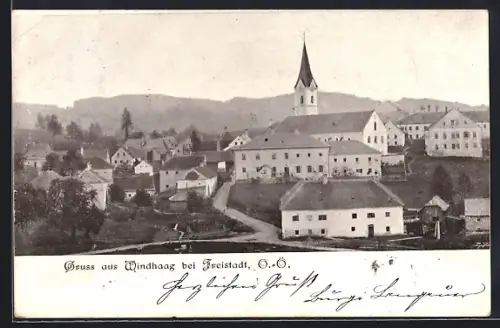 AK Windhaag bei Freistadt /O.-Ö., Ortsansicht mit Strasse und Bergpanorama aus der Vogelschau