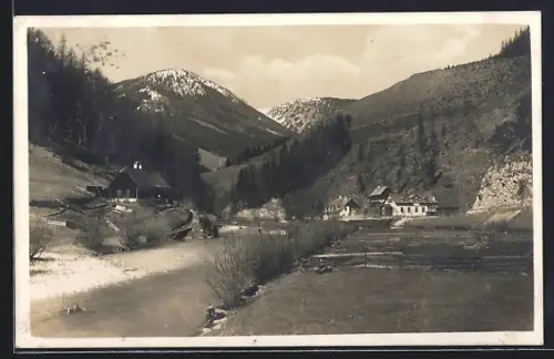 AK Krampen a. d. Mürz, Ortspartie mit Bergen