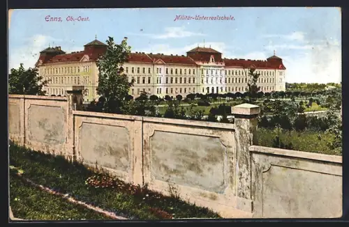 AK Enns, Militär-Unterrealschule hinter der Mauer