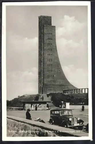 AK Laboe, Auto BMW 303 /315 (1934), Parkt vor dem Marine-Ehrenmal, Karr. Ambi-Budd