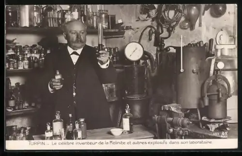 AK Chemiker Eugene Turpin in seinem Labor