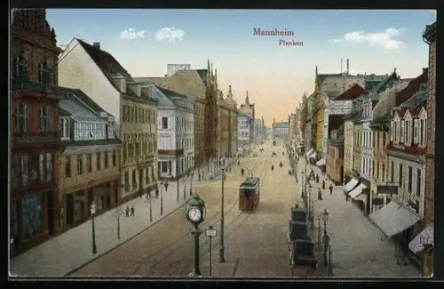 AK Mannheim, Strasse mit Hotel Garni und Strassenbahn
