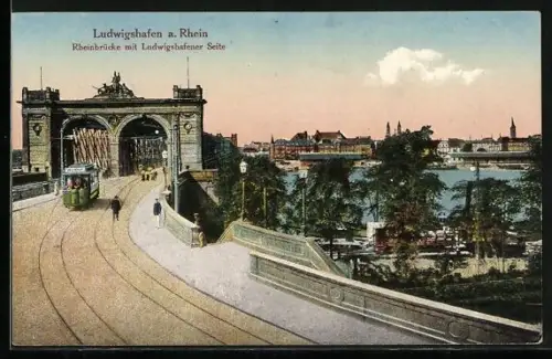 AK Ludwigshafen, Rheinbrücke mit Ludwigshafener Brücke und Strassenbahn
