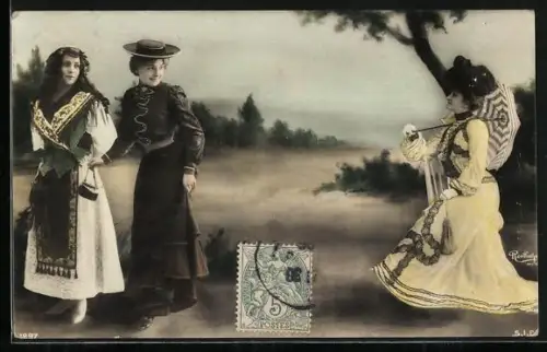 Foto-AK Atelier Reutlinger, Paris, Nr. 1297, junge Frauen in altertümlichen Kleidern