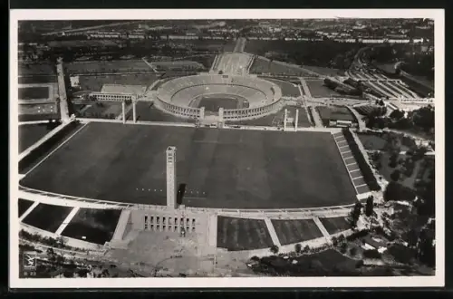 AK Berlin, Gesamtansicht des Reichssportfeldes mit Olympiastadion