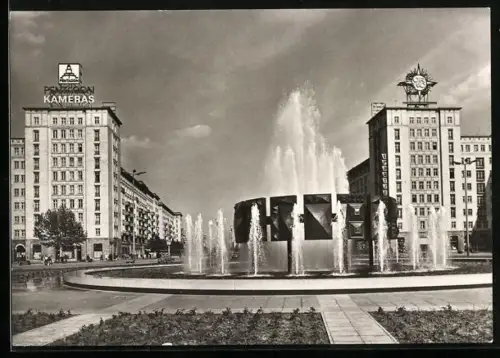 AK Berlin, Neuer Brunnen am Strausberger Platz