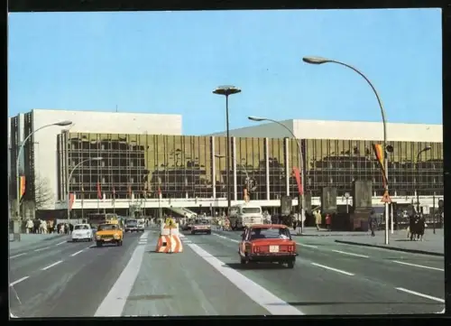 AK Berlin, Palast der Republik mit fahrenden Autos