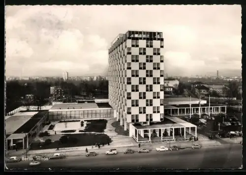 AK Berlin, Hilton mit Autos