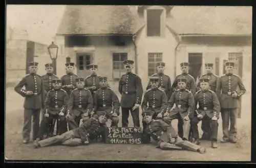 Foto-AK Rastatt, Füs.-Rgt. 40 1. Ers. Batl. 11. Korps, Soldaten in Uniform