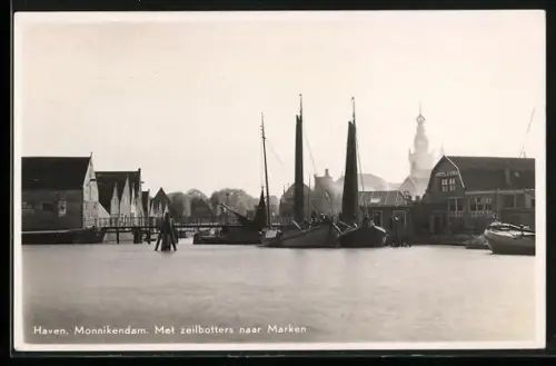 AK Monnikendam, Haven met zeilbotters naar Marken