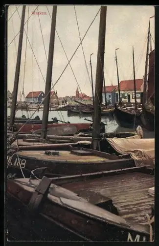AK Marken, Fischerboote im Hafen