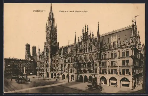AK München, Rathaus und Marienplatz