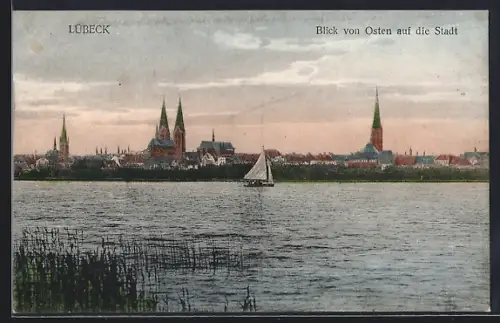 AK Lübeck, Blick von Osten auf die Stadt