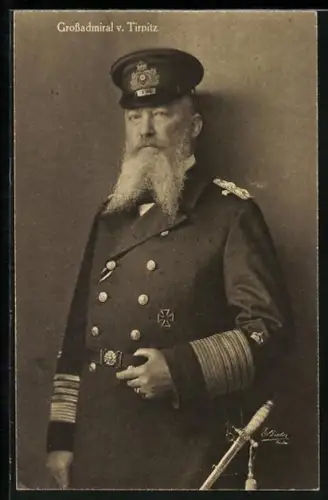 AK Portrait von Grossadmiral von Tirpitz in Uniform mit Eisernen Kreuz und Säbel