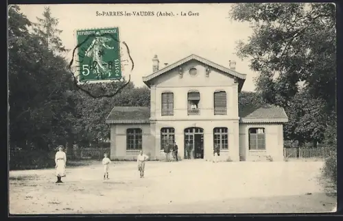 AK St.-Parres-les-Vaudes /Aube, La Gare
