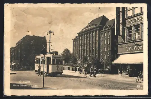 AK Gleiwitz, Strassenbahn vor dem Haus Oberschlesien