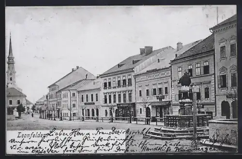 AK Leonfelden, Platz mit Geschäften und Kirche