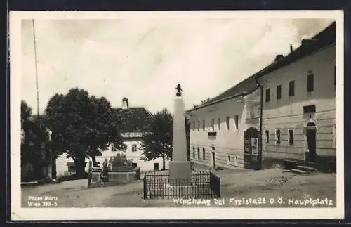 AK Windhaag b. Freistadt, Hauptplatz mit Denkmal