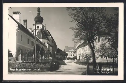 AK Waldneukirchen, Strassenansicht mit Personen