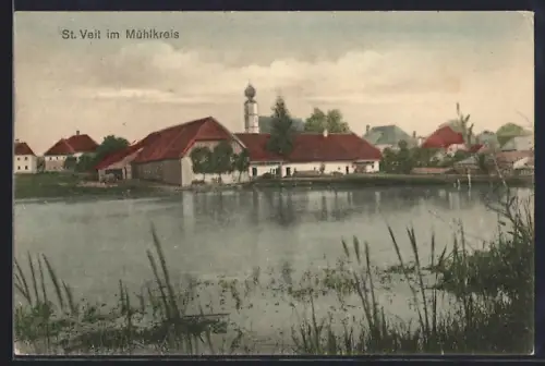 AK St. Veit im Mühlkreis, Ortspanorama mit Kirchturm vom Wasser aus