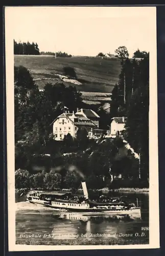 AK Feldkirchen an der Donau, Landshaag bei Aschach, Salondampfer vor der Gauschule DAF