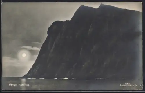 AK Nordkap, Blick auf eine Felsenklippe