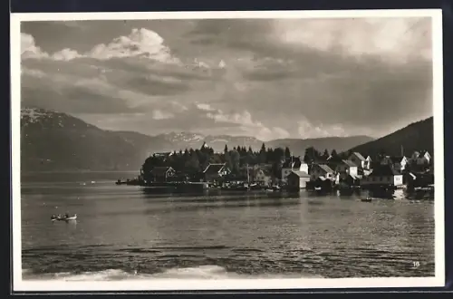 AK Balholm, Ortsansicht vom Wasser aus gesehen