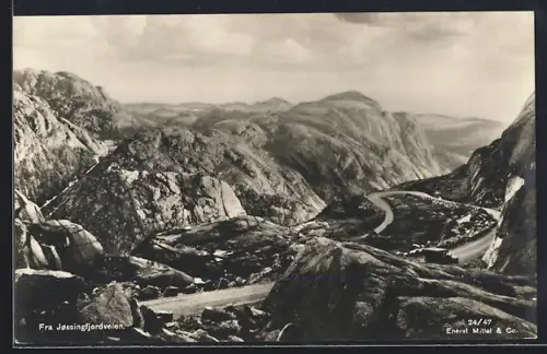 AK Jössingfjordveien, Strasse in den Bergen
