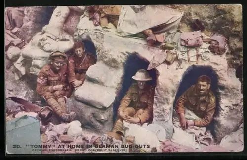 AK Tommy At Home In German Dug-Outs, britische Soldaten haben sich im deutschen Schützengraben eingerichtet