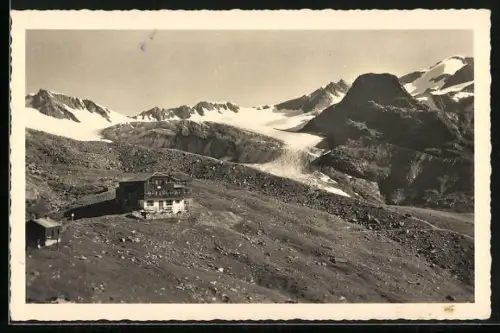 AK Vernagthütte, Berghütte mit Vernagtgletscher im Ötztal
