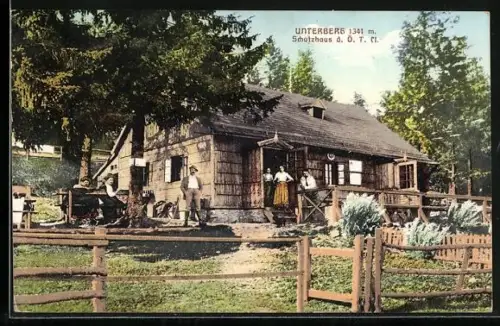 AK Schutzhaus am Unterberg, Wanderer