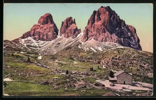 AK Sellajochhaus /Südtirol, Haus der Sektion Bozen des D. u. Oe. A. V. mit Grobmann und Fünffinger.Spitze