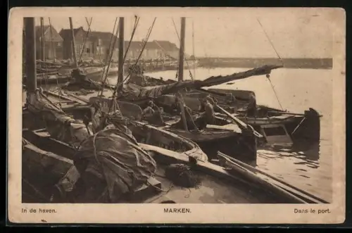 AK Marken, In de haven