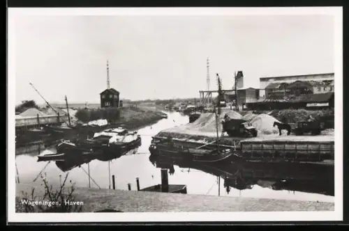 AK Wageningen, Haven