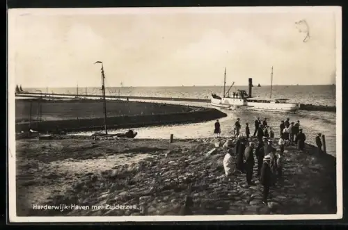 AK Harderwijk, Haven met Zuiderzee