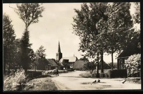 AK Hallum /Friesland, Ortsansicht mit Kirche