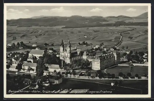 AK Grüssau /Schles., Benediktiner-Abtei vom Flugzeug aus