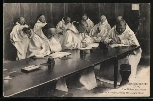 AK La Grande-Trappe /Orne, Les Moines en lecture