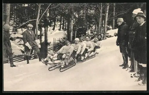 AK Bobfahrer während eines Wettkampfes